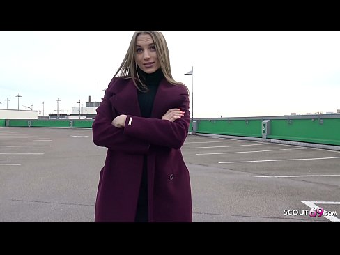 ❤️ 德国侦察员是一个梦想触摸斯蒂尔，停车场告诉和性感的钱 ❌ Porno❤